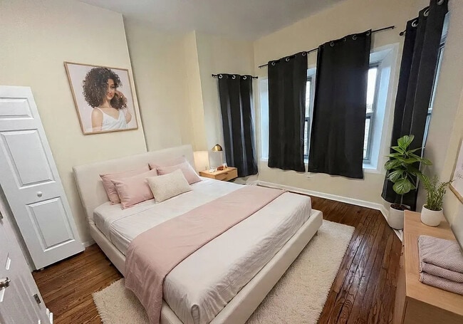 Building Photo - 1325 S Sawyer Ave