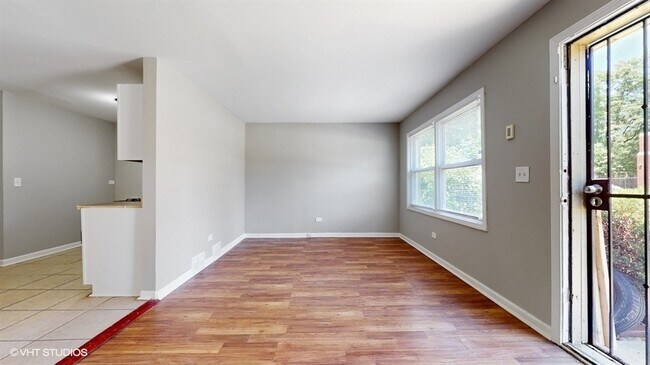 Foto del edificio - 309 W 109th Pl