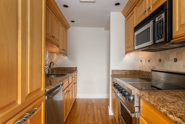 Building Photo - 84 Commonwealth Ave