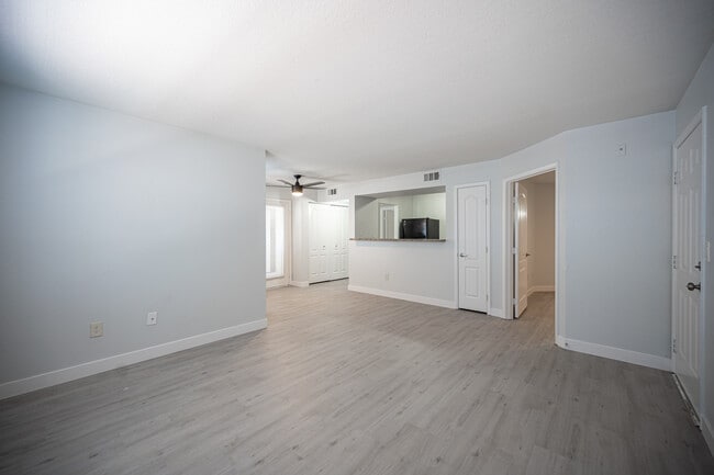 Building Photo - 5055 W Hacienda Ave