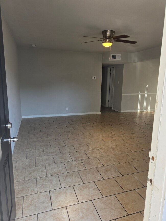 Building Photo - 5906 Deer Horn Dr.
