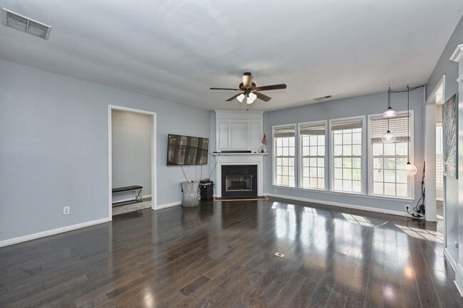 Building Photo - 1527 Gesshe Ct