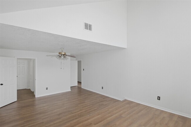 Foto del edificio - 13811 Crosshaven Dr