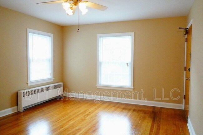 Foto del edificio - 8406 Greenwood Ave