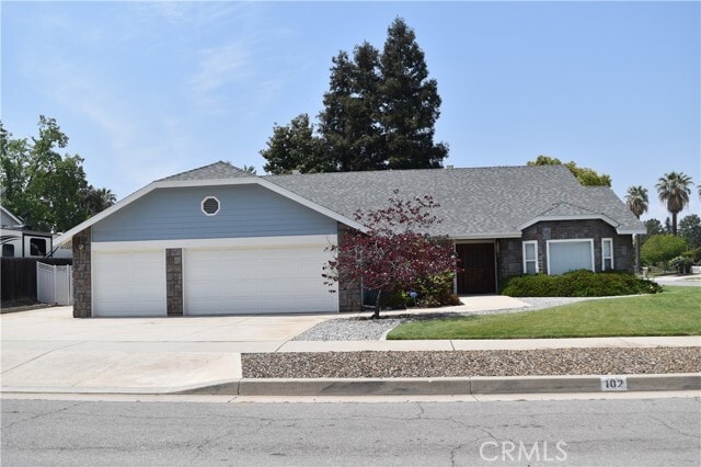 Foto principal - 102 Klamath St
