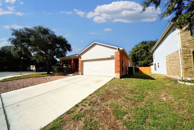 Foto del edificio - Corner-Lot Beauty in Wynnbrook Subdivision...