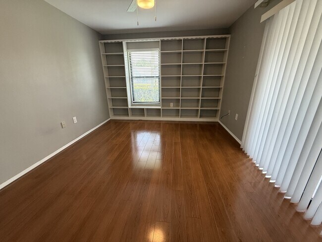 Foto del edificio - 3424 51st Ave Cir W