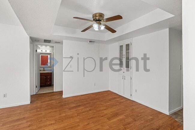 Foto del edificio - 3841 Milton Terrace