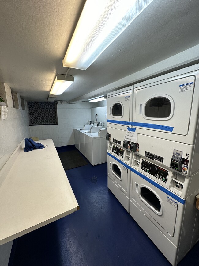 Laundry Facilities - 2281 Ala Wai Blvd