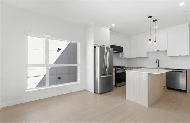 Building Photo - 2629 Millstream Rd