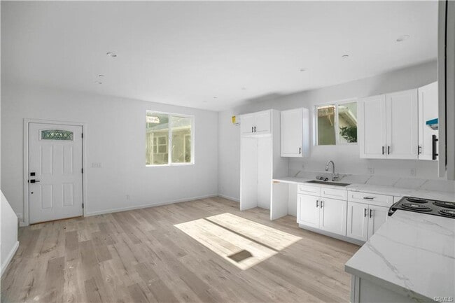 Foto del edificio - Just completed in 2025, this newly built 4-bedroom, 3-bath ADU