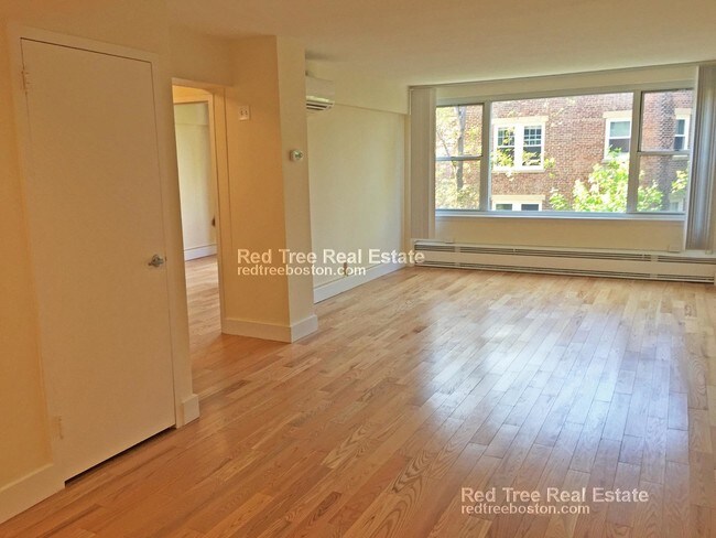 Building Photo - 1440 Beacon St