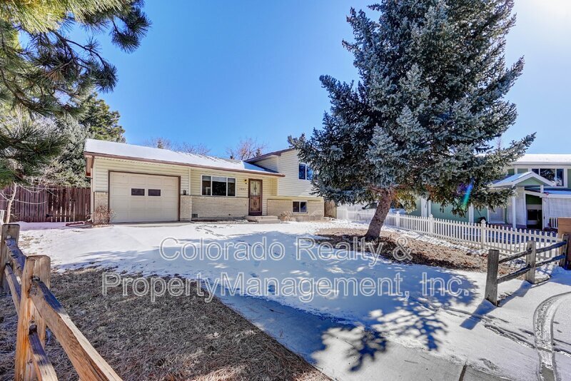 Primary Photo - 4935 Montebello Dr