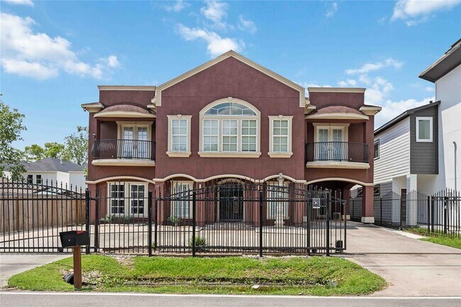 Foto del edificio - 5027 Creekmont Dr