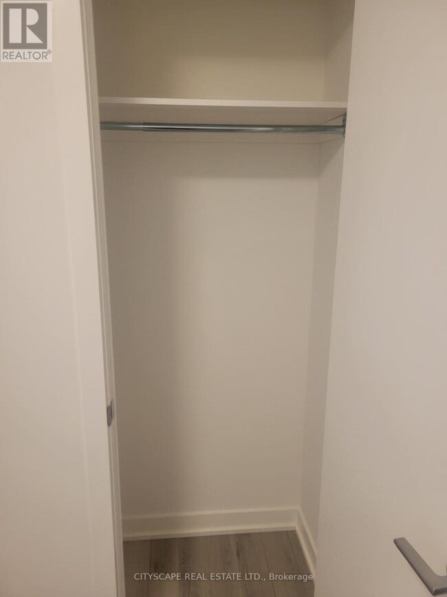 Building Photo - 3071 Trafalgar Rd