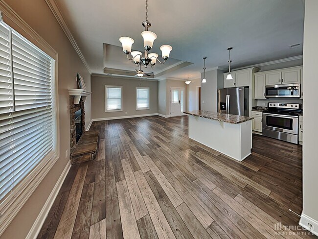 Foto del edificio - 702 Laurel Ln