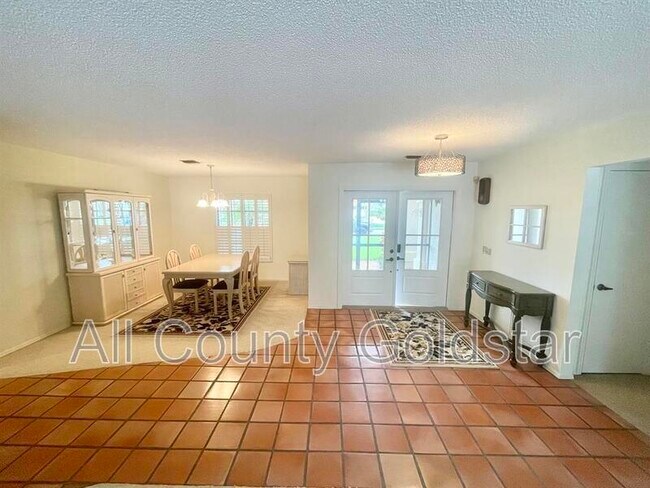 Building Photo - 328 Eden Dr