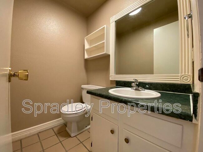 Foto del edificio - 1025 N Wall St