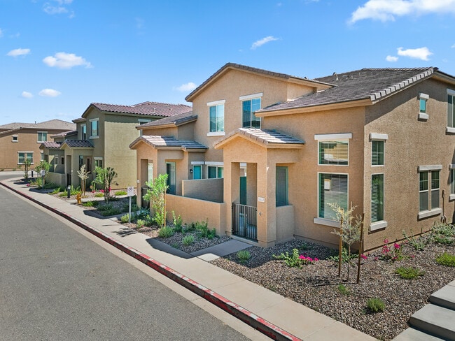 Building Photo - Sierra Verde