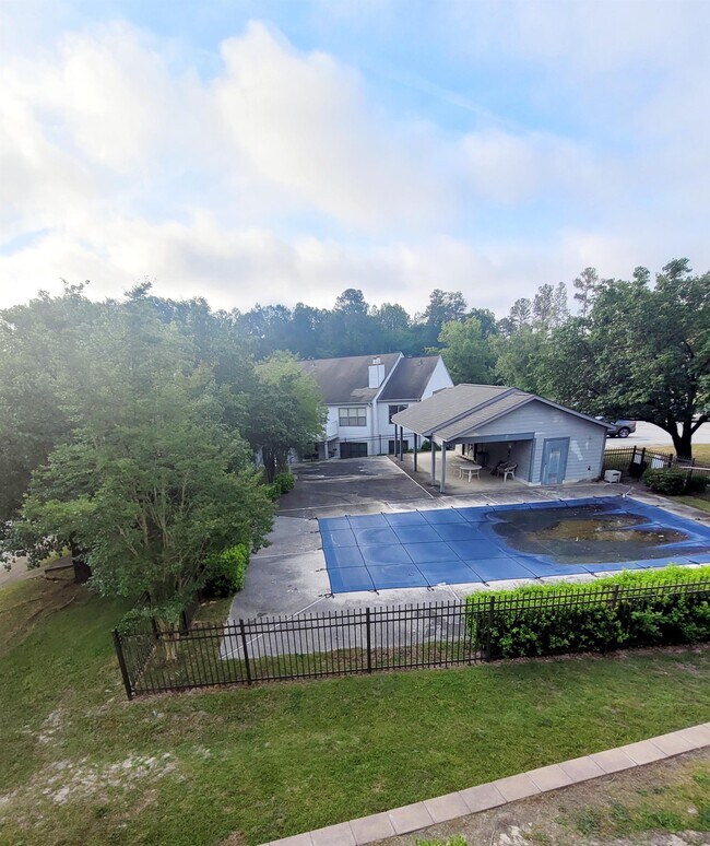 Foto del edificio - 100 Brighton Hill Rd