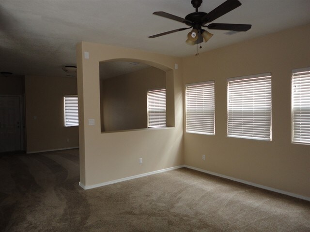 Foto del edificio - 10867 Pizzo Drive NW