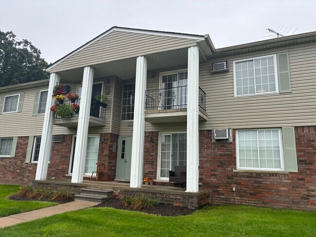Foto del edificio - 8214 24 Mile Rd