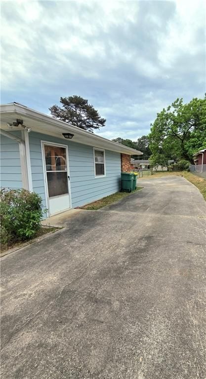 Foto del edificio - 421 Springside Dr
