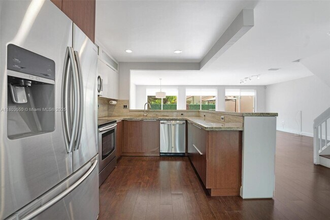 Building Photo - 10032 NW 43rd Terrace