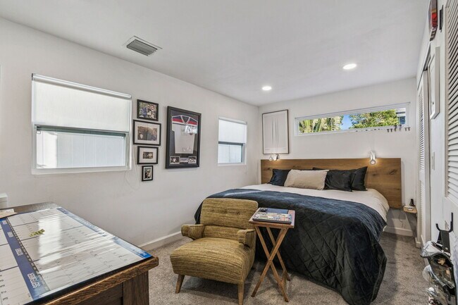 Foto del edificio - 1034 Queen St N