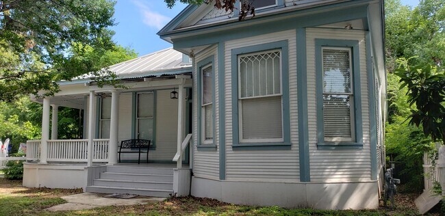Foto del edificio - 321 Eleanor Ave