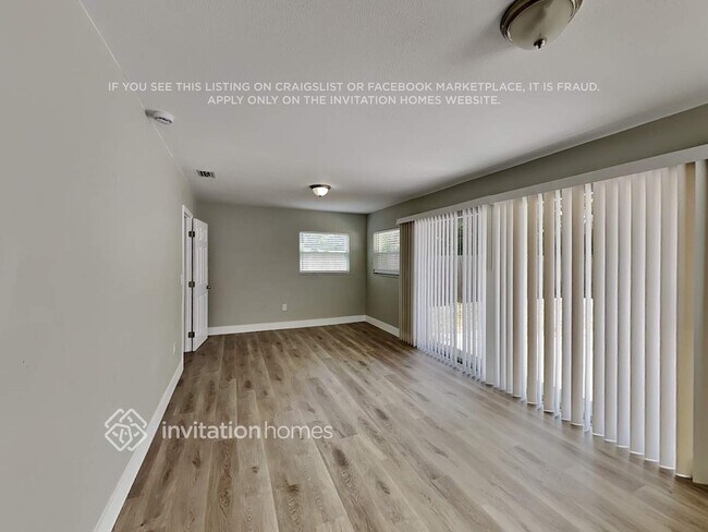 Foto del edificio - 310 93rd Ave N