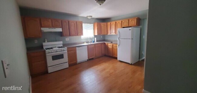 Building Photo - 3 br, 1 bath House - 14955 Reeck Rd