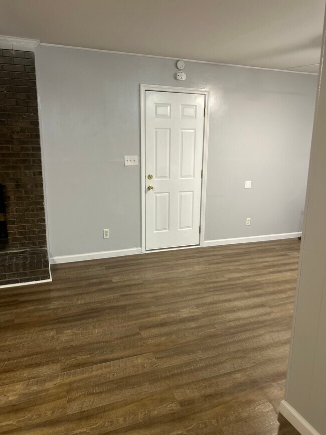 Building Photo - 306 E Burnsville St