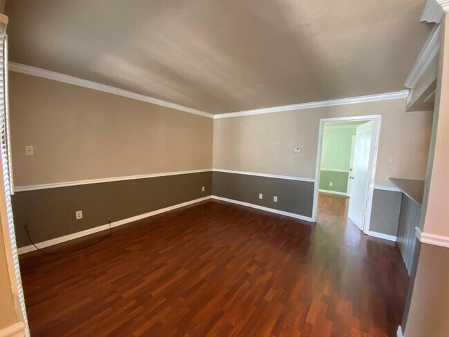 Foto del edificio - 2710 Community Dr