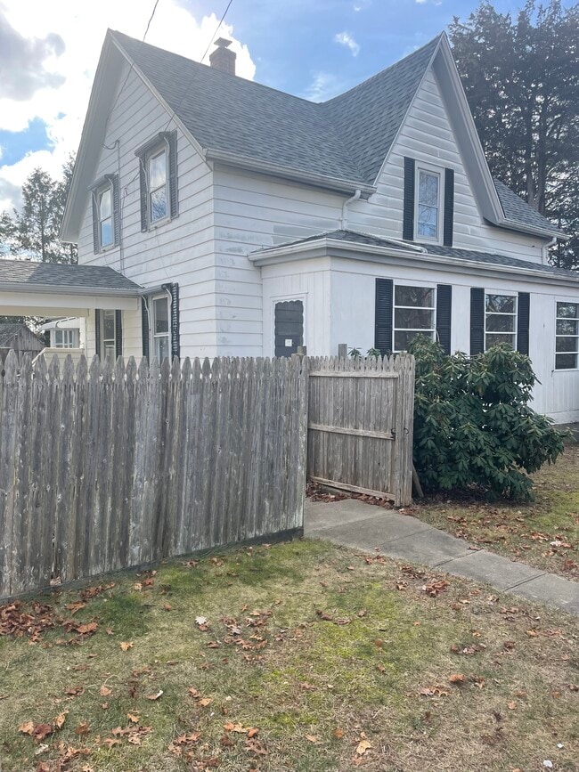 32 Vincent St, Dartmouth, MA 02747 House Rental in Dartmouth, MA