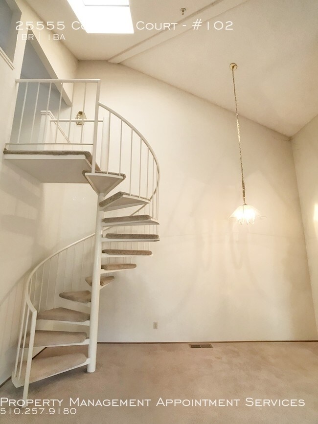 Building Photo - 25555 Compton Ct
