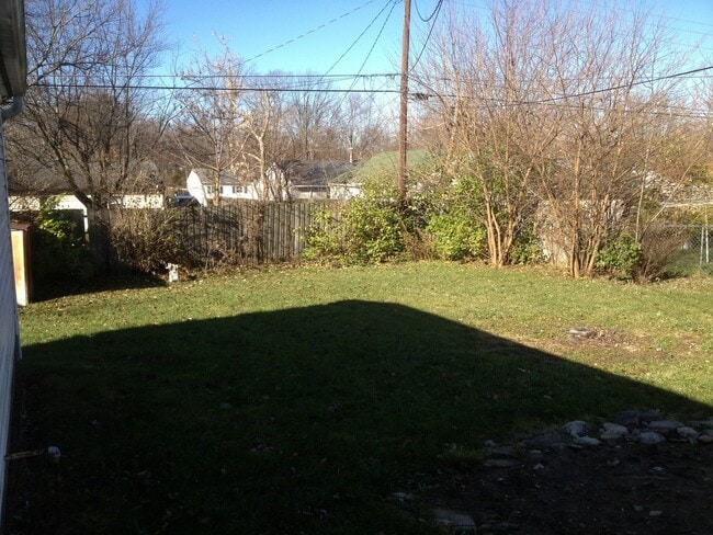 Building Photo - ** 3 Bedroom Ranch in Meadowdale **