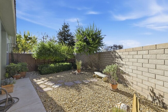 Foto del edificio - 720 Cam De Oro