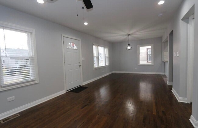 Foto del edificio - 3728 W 86th St