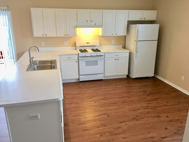 Building Photo - 1207 Primrose Ln