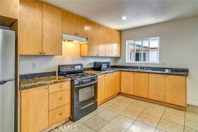 Foto del edificio - 6735 Elmer Ave