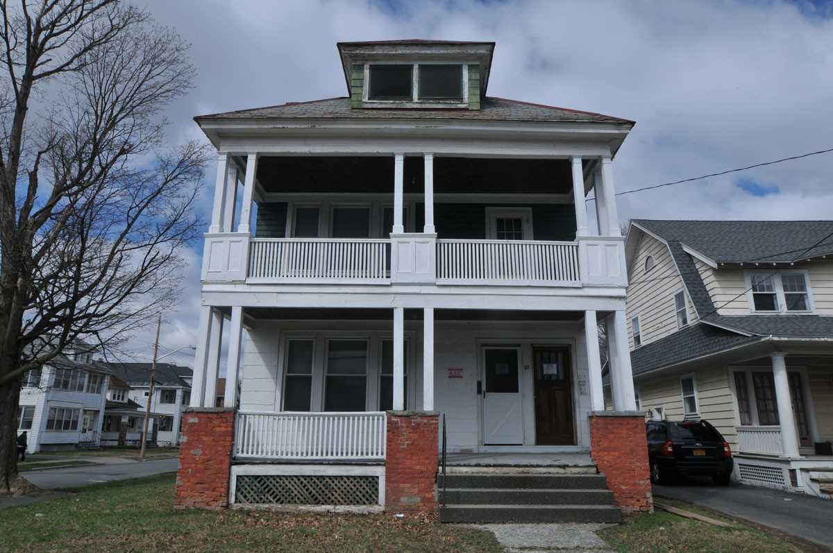 Building Photo - 23 N Lake Ave