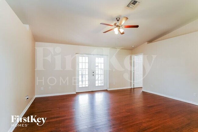 Foto del edificio - 17389 Kentucky Rd