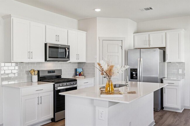 Building Photo - 523 Millbrook Blvd