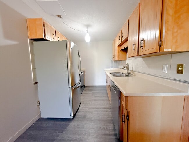 Building Photo - 2217 Hillside Ave