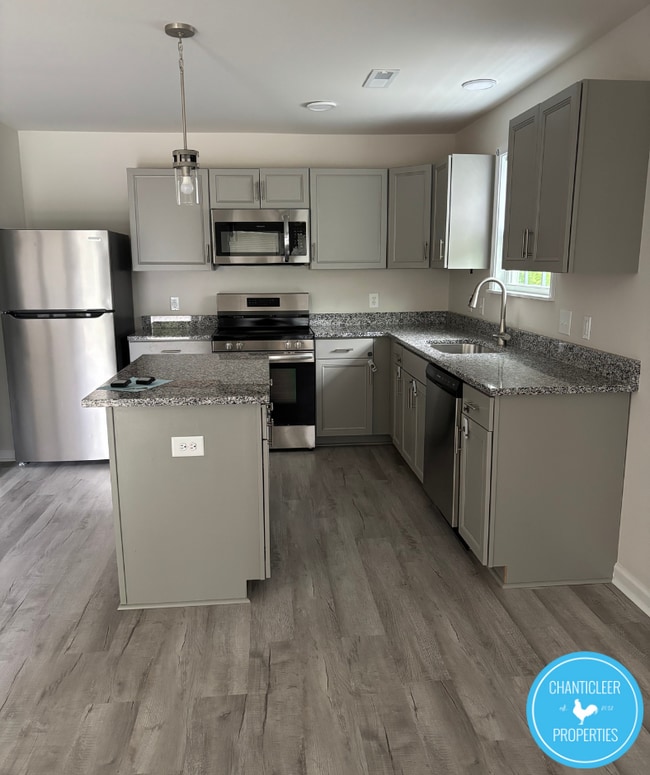 Building Photo - 2433 Harrison Dr