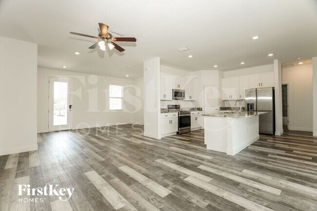 Building Photo - 301 Cimarron Ct