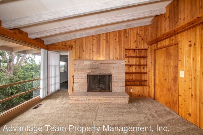 Building Photo - 3 br, 2 bath House - 2344 Illion St