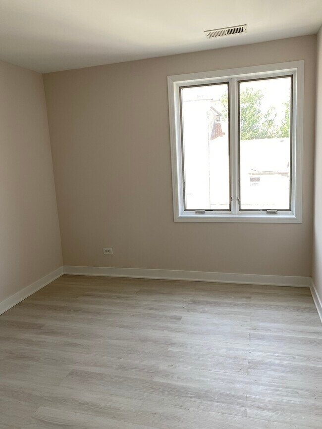 Foto del edificio - 522 W 26th St