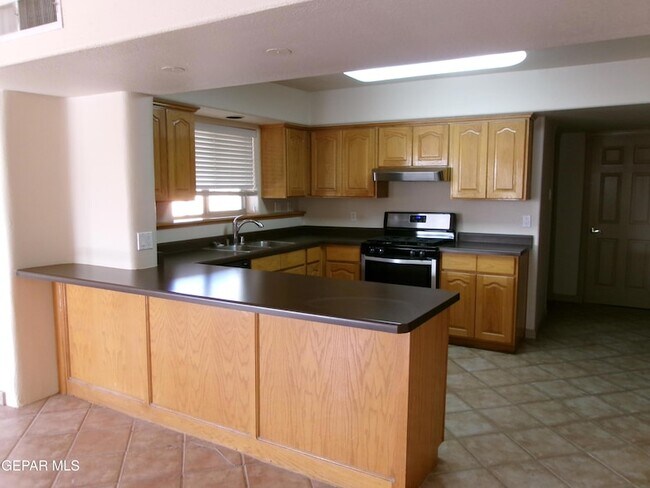 Foto del edificio - 3933 Emory Rd